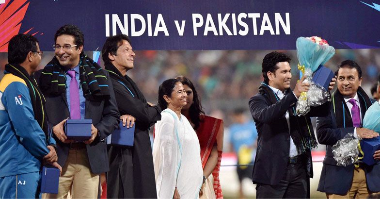 Sachin-Tendulkar-Sunil-Gava